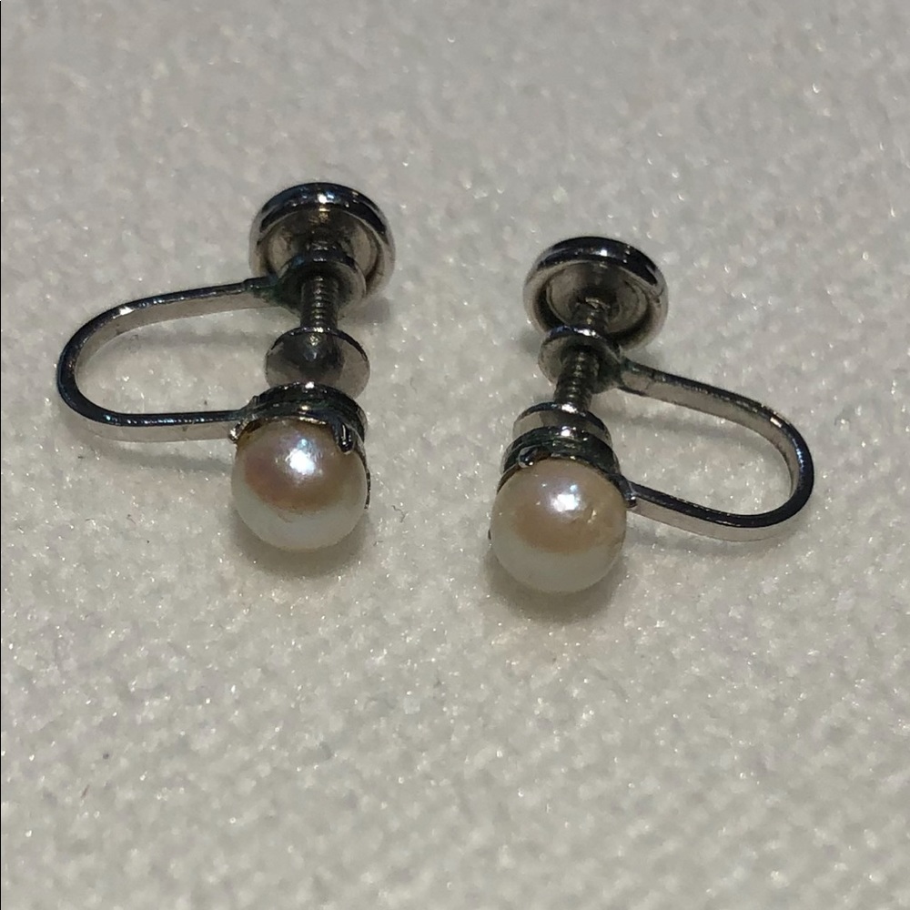 Sterling silver and pearl earrings